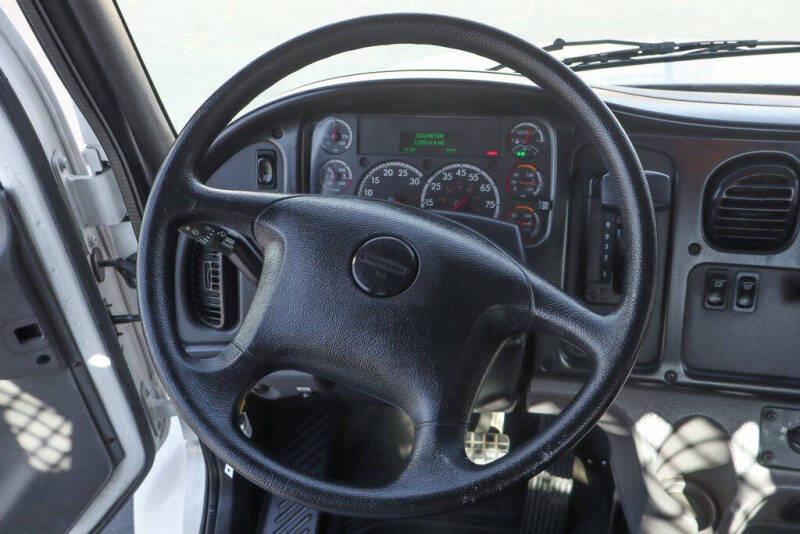 2019 Freightliner M2 106