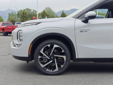 2025 Mitsubishi Outlander PHEV SE