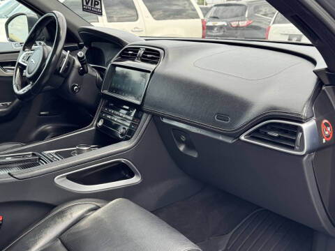 2018 Jaguar F-PACE S