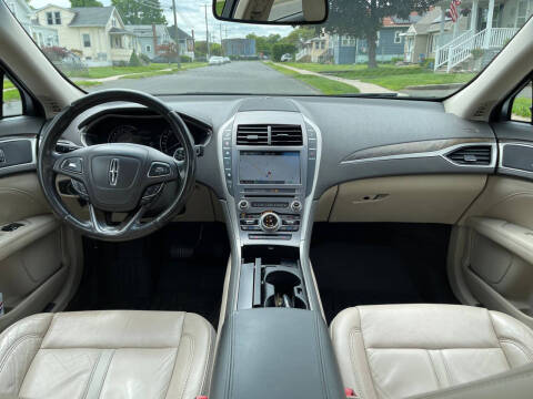 2017 Lincoln MKZ Select