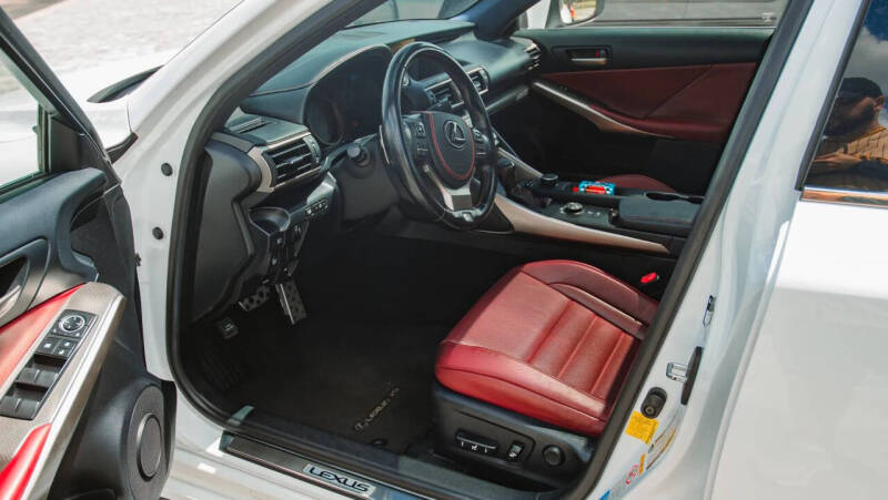 2017 Lexus IS 200t