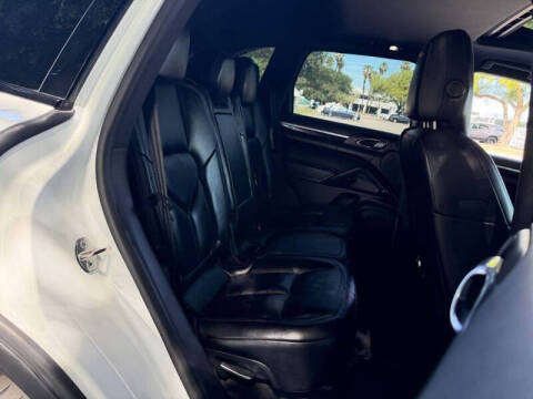 2018 Porsche Cayenne Platinum Edition