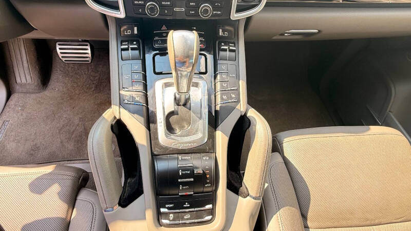 2011 Porsche Cayenne S Hybrid