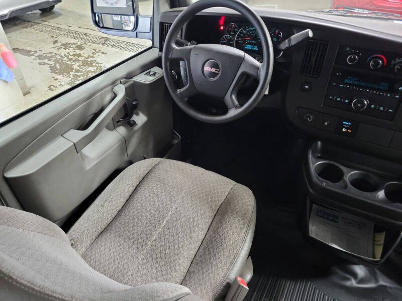 2017 GMC Savana 2500