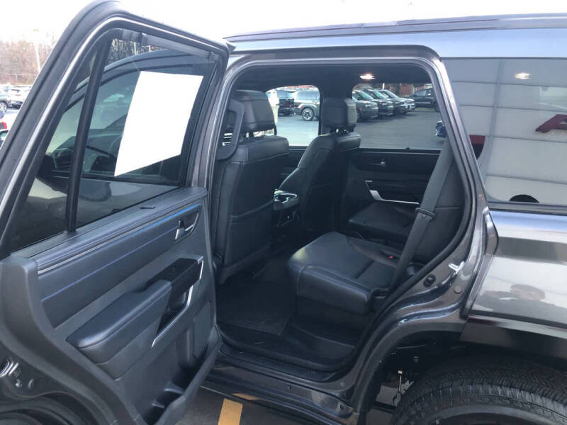 2024 Toyota Sequoia Platinum