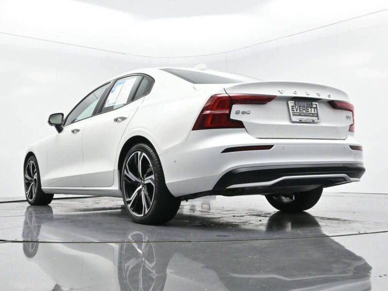 2025 Volvo S60 B5 Plus