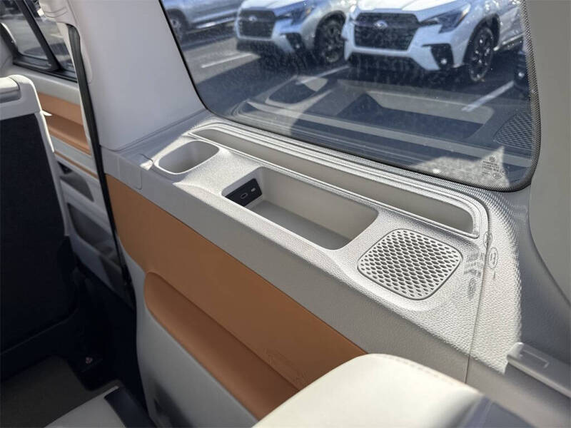 2025 Volkswagen ID. Buzz Pro S Plus 4Motion