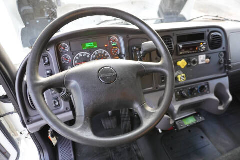 2018 Freightliner M2 106