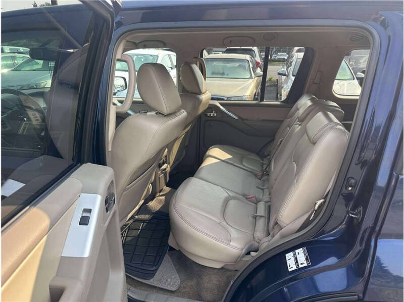 2011 Nissan Pathfinder Silver Edition