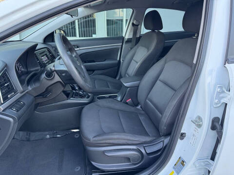 2018 Hyundai Elantra SE