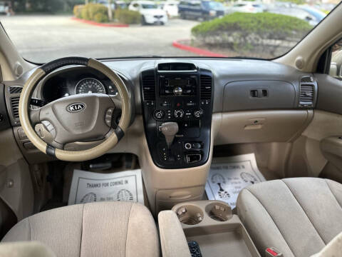 2007 Kia Sedona LX