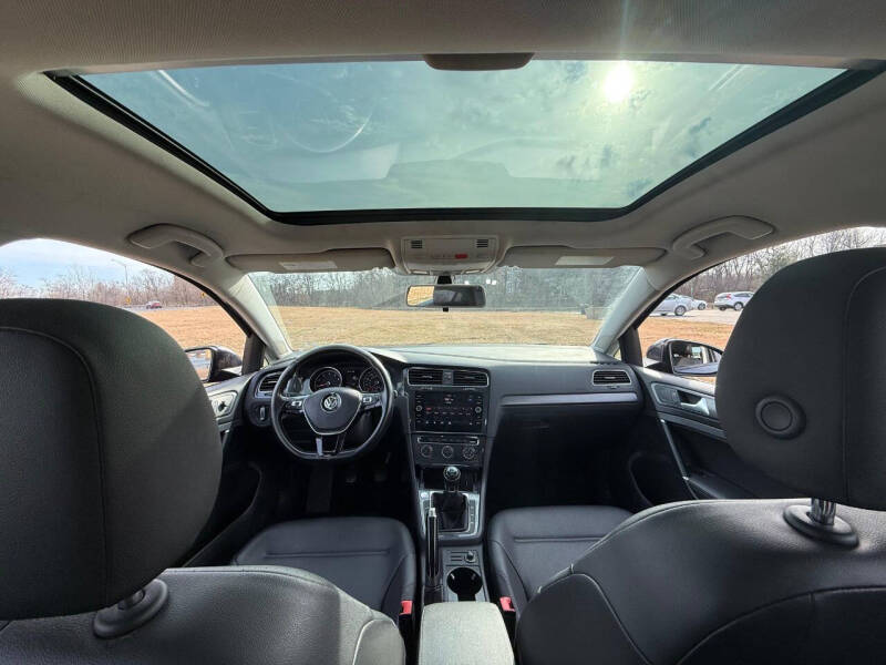 2018 Volkswagen Golf TSI SE