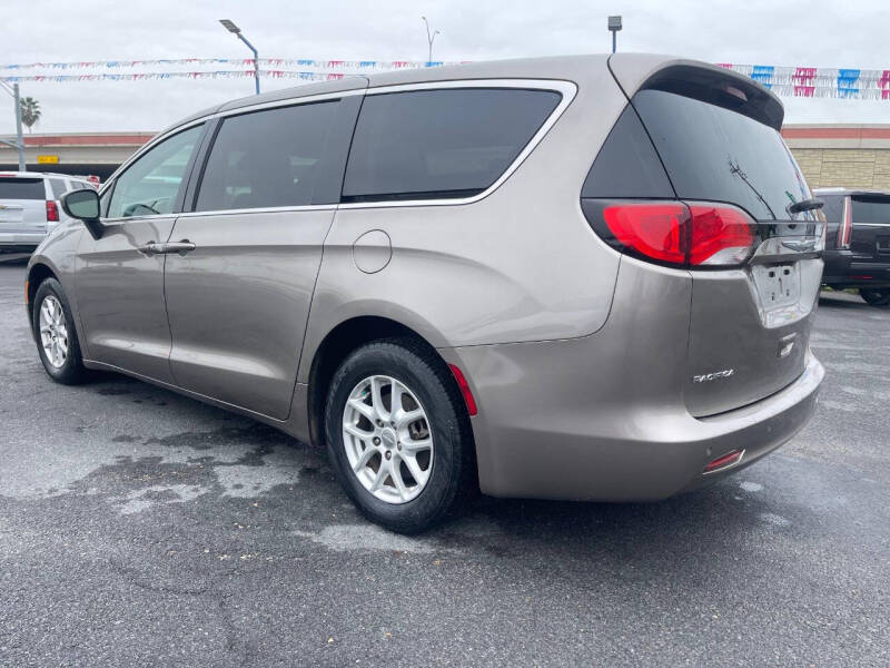 2017 Chrysler Pacifica LX