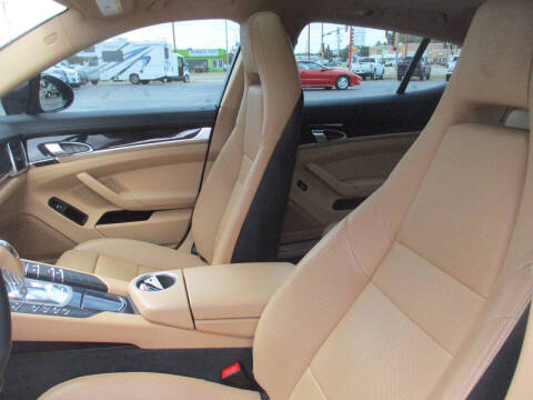 2013 Porsche Panamera 4
