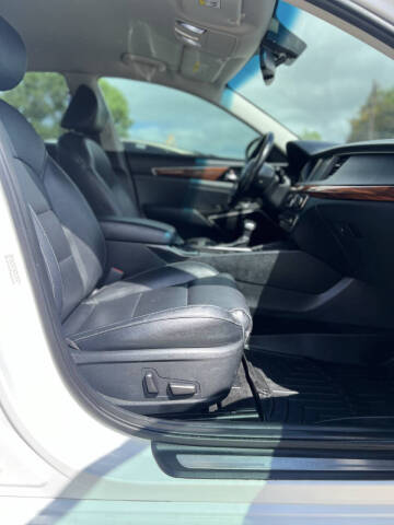 2019 Kia Cadenza Premium