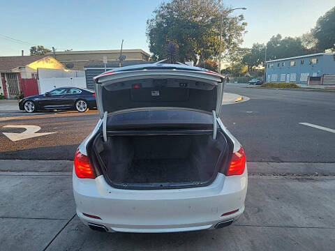 2012 BMW 7 Series 740i