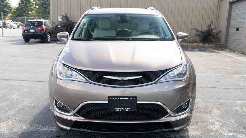 2017 Chrysler Pacifica Touring-L