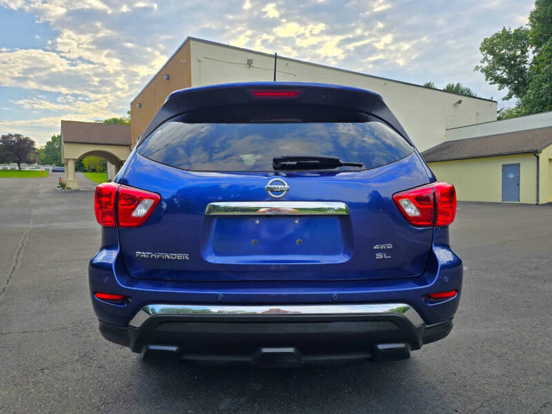 2017 Nissan Pathfinder SL