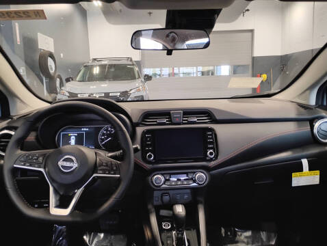 2025 Nissan Versa SR