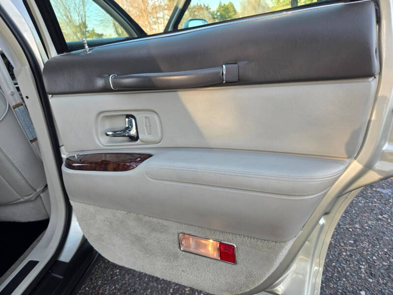 1997 Lincoln Town Car Executive