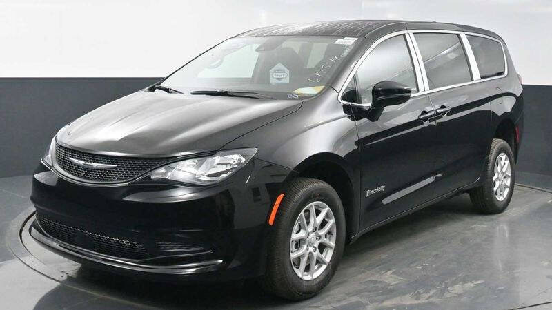 2025 Chrysler Voyager LX
