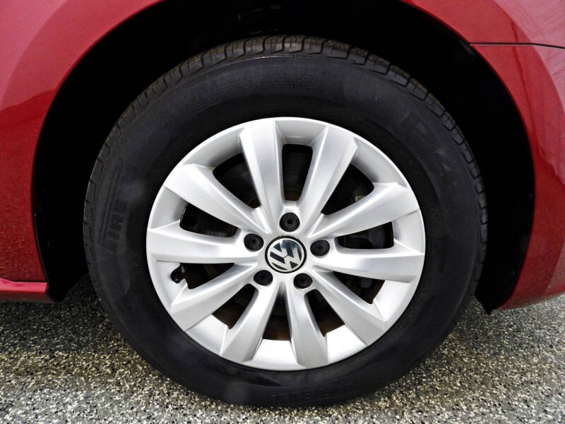 2015 Volkswagen Passat 1.8T Wolfsburg Edition