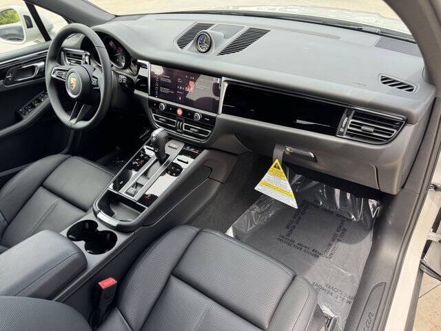 2025 Porsche Macan