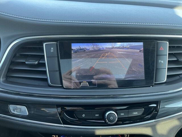 2021 Buick Enclave Essence