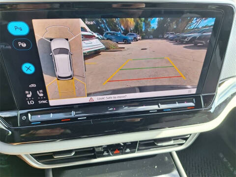 2026 Volkswagen Atlas Cross Sport SEL Premium R-Line 4Motion