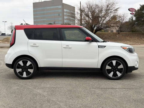 2017 Kia Soul +