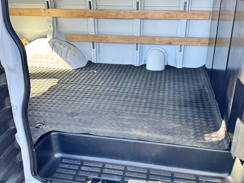 2024 Chevrolet Express 2500