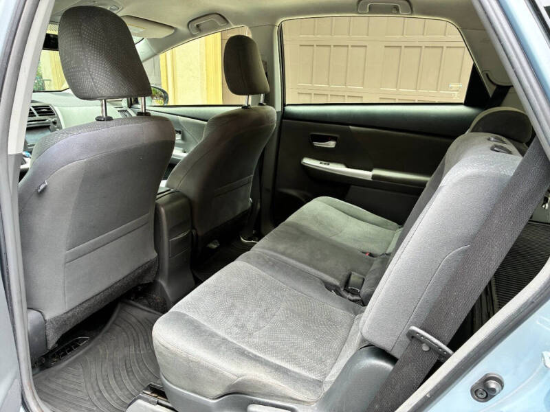 2014 Toyota Prius v Three
