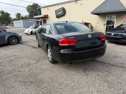 2014 Volkswagen Passat 1.8T S PZEV