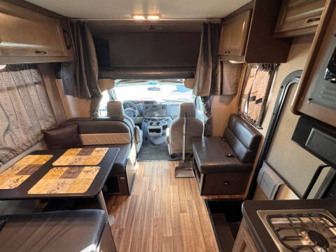 2019 Thor Motor Coach Majestic