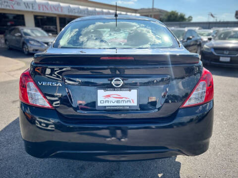 2018 Nissan Versa