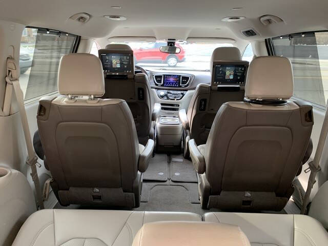 2017 Chrysler Pacifica Touring-L Plus