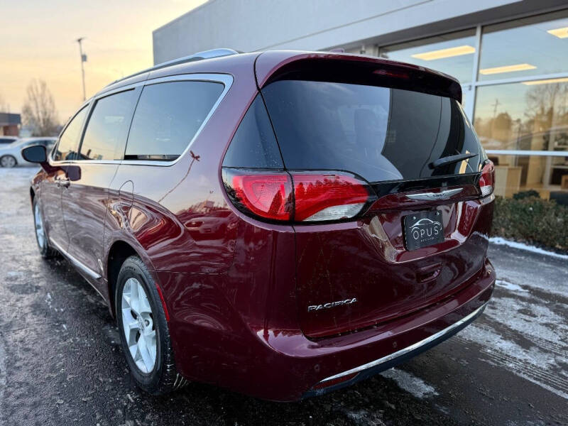 2017 Chrysler Pacifica Touring-L Plus