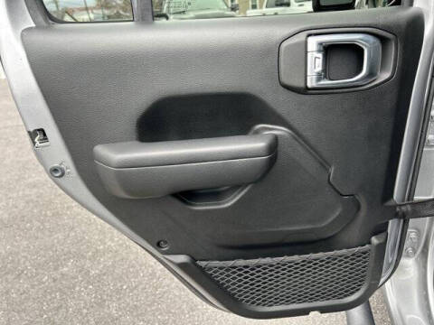 2021 Jeep Gladiator Willys