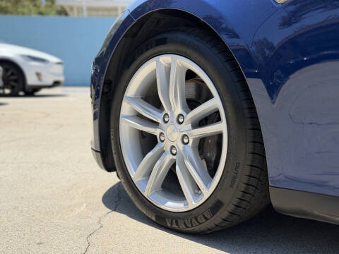 2015 Tesla Model S 70D