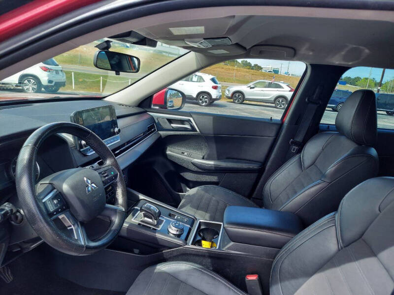 2023 Mitsubishi Outlander SE