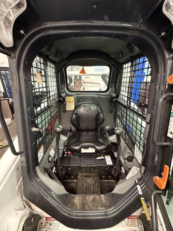 2017 Bobcat S570 Skid Loader