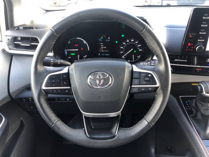 2024 Toyota Sienna XLE 7-Passenger