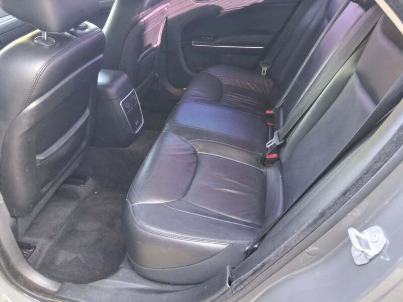 2017 Chrysler 300 Limited