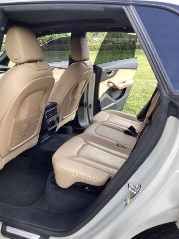 2021 Audi Q8 quattro Premium Plus 55 TFSI