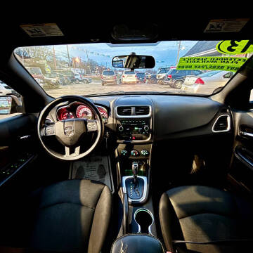 2013 Dodge Avenger SE