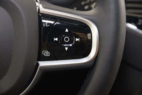 2025 Volvo XC90 B5 Plus Bright Theme