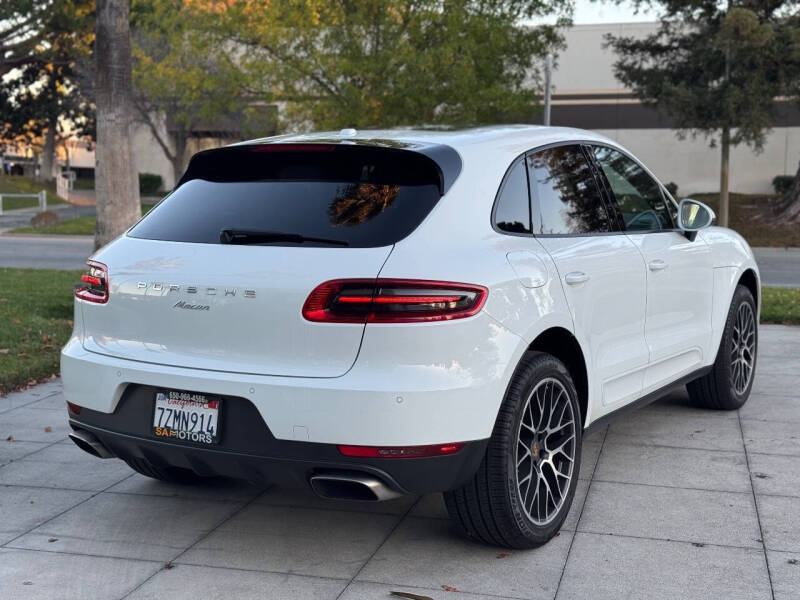 2017 Porsche Macan