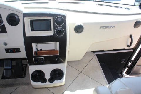 2014 Winnebago Forza 38R 340hp Cummins Diesel