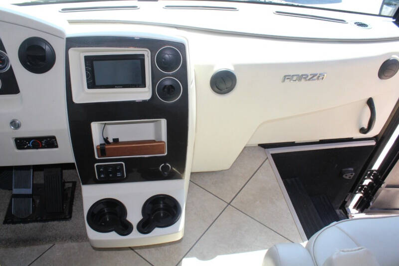 2014 Winnebago Forza 38R 340hp Cummins Diesel