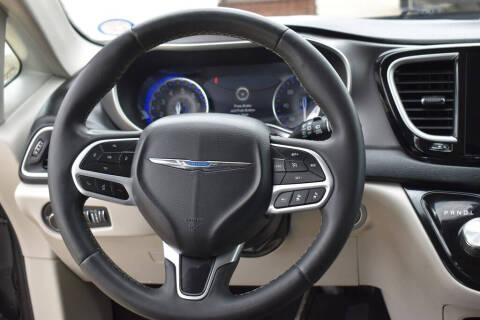2022 Chrysler Pacifica Touring L